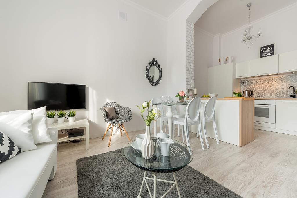 P&O Apartments Andersa Intraco Варшава Экстерьер фото