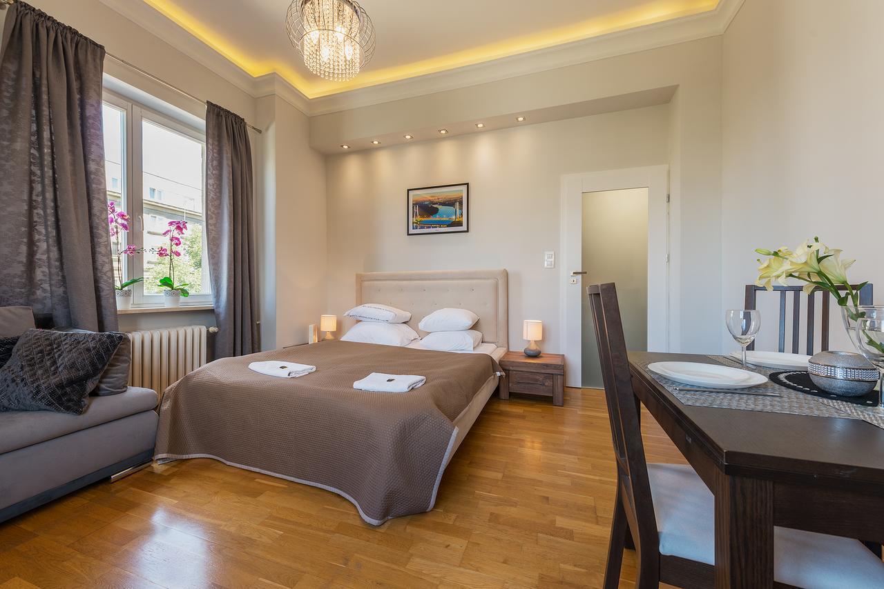P&O Apartments Andersa Intraco Варшава Экстерьер фото